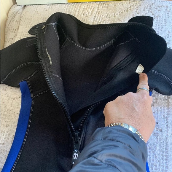 EUC Isosi Junior Youth Black & Blue Neoprene Surf Dive Wetsuit Short Sleeve Sz 6 - Picture 7 of 8